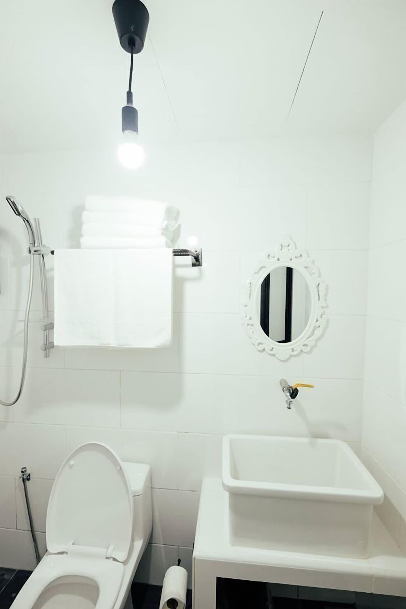 White Loft Hotel Malacca Extérieur photo