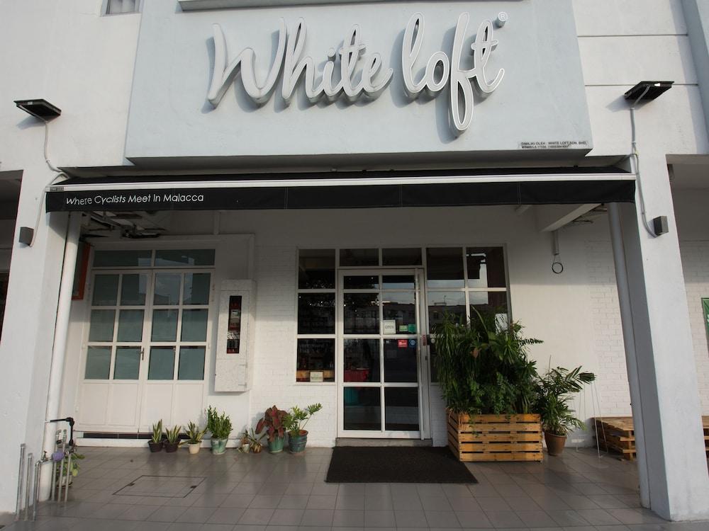 White Loft Hotel Malacca Extérieur photo