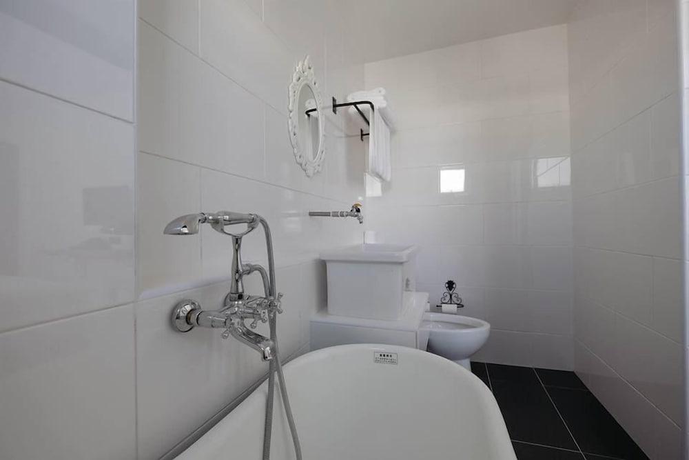 White Loft Hotel Malacca Extérieur photo