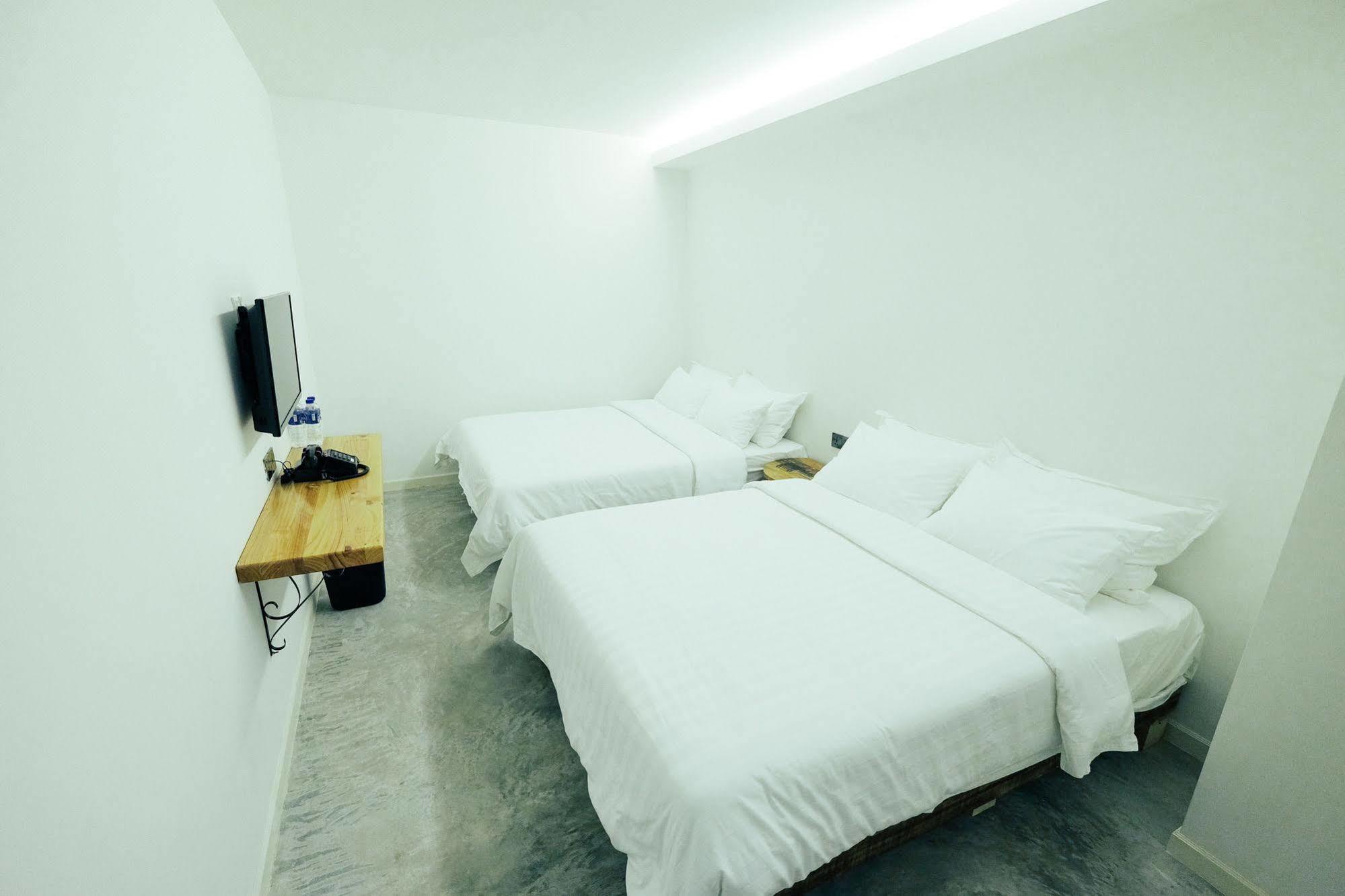 White Loft Hotel Malacca Extérieur photo