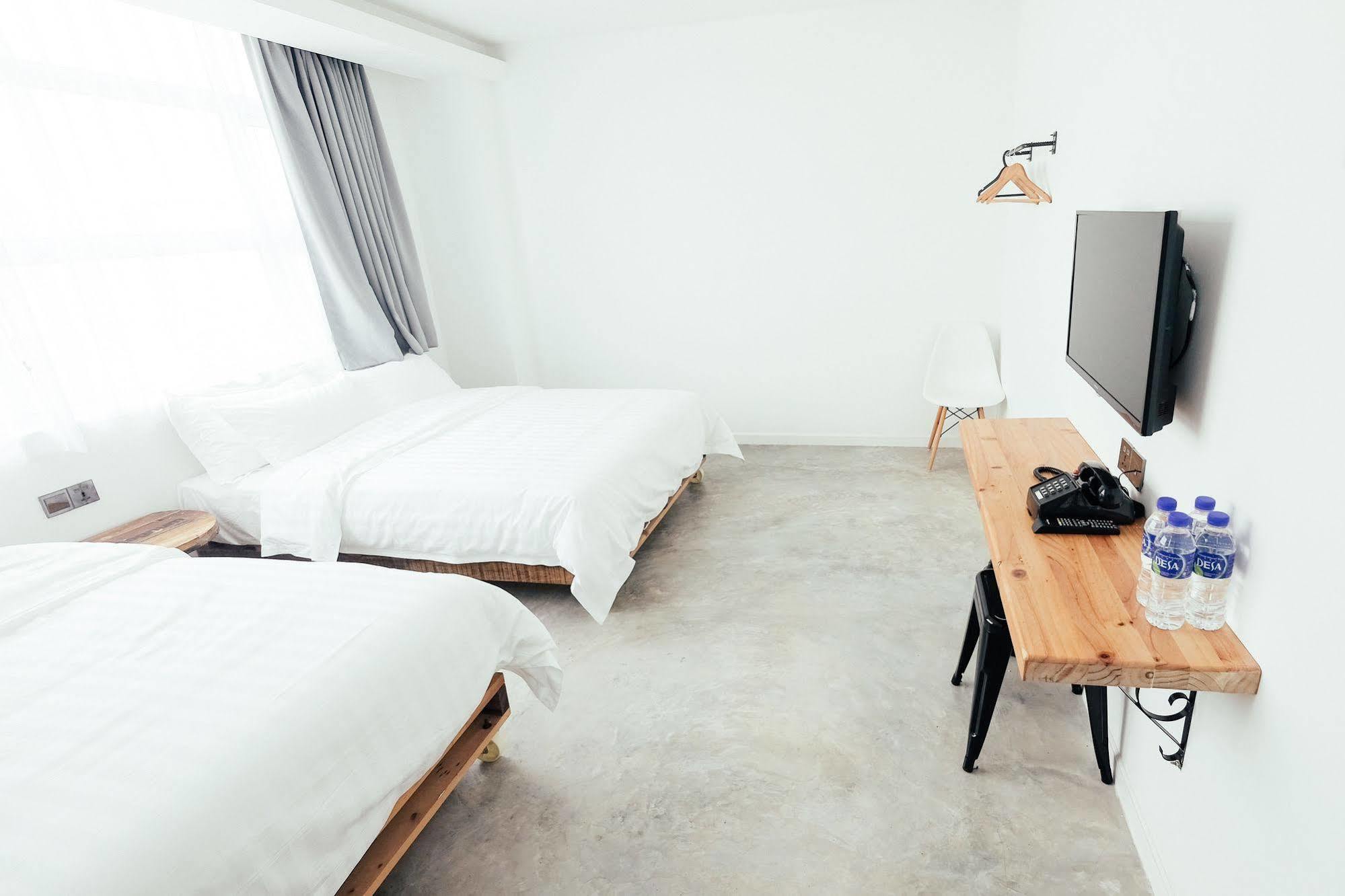 White Loft Hotel Malacca Extérieur photo