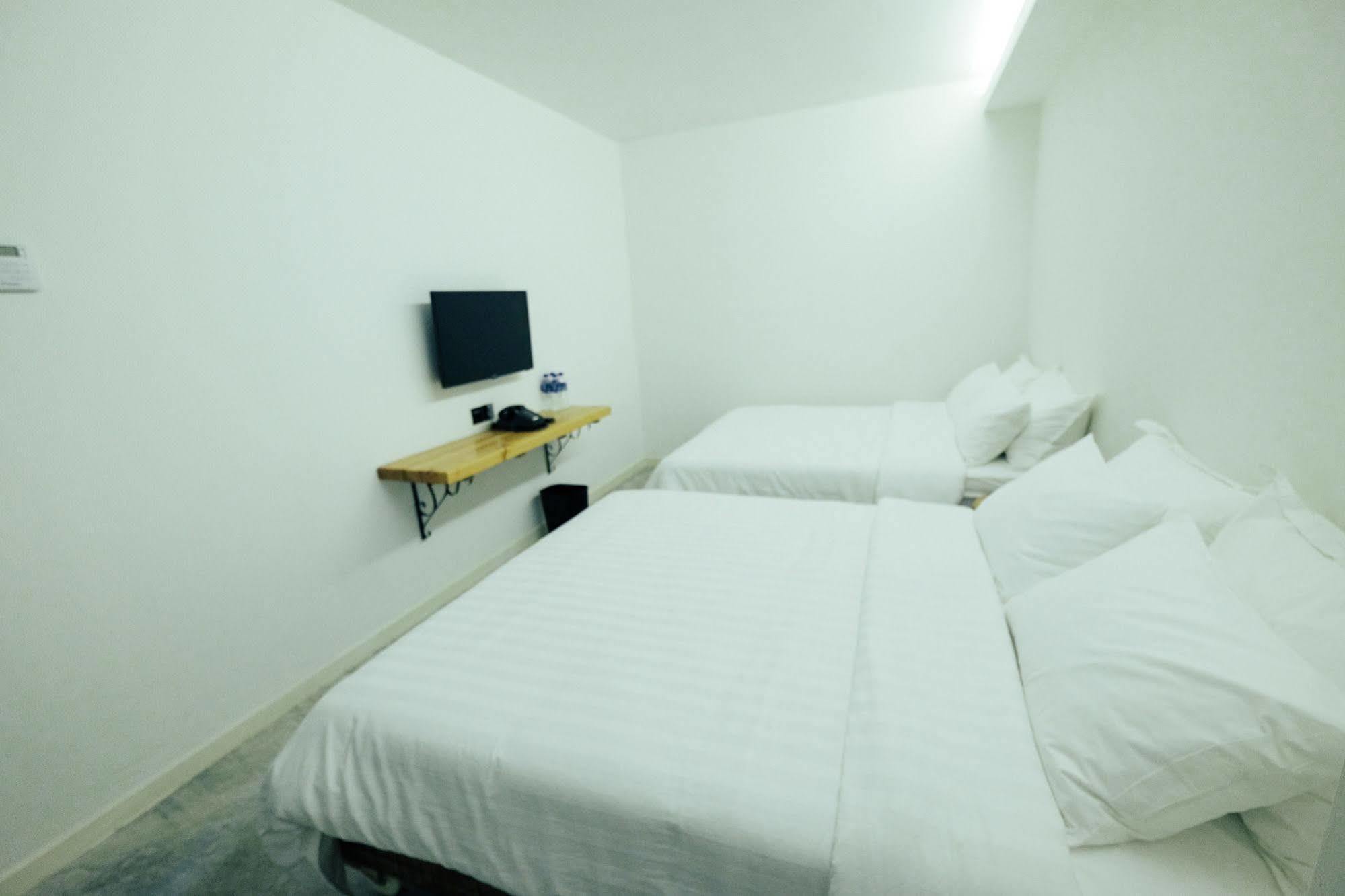 White Loft Hotel Malacca Extérieur photo