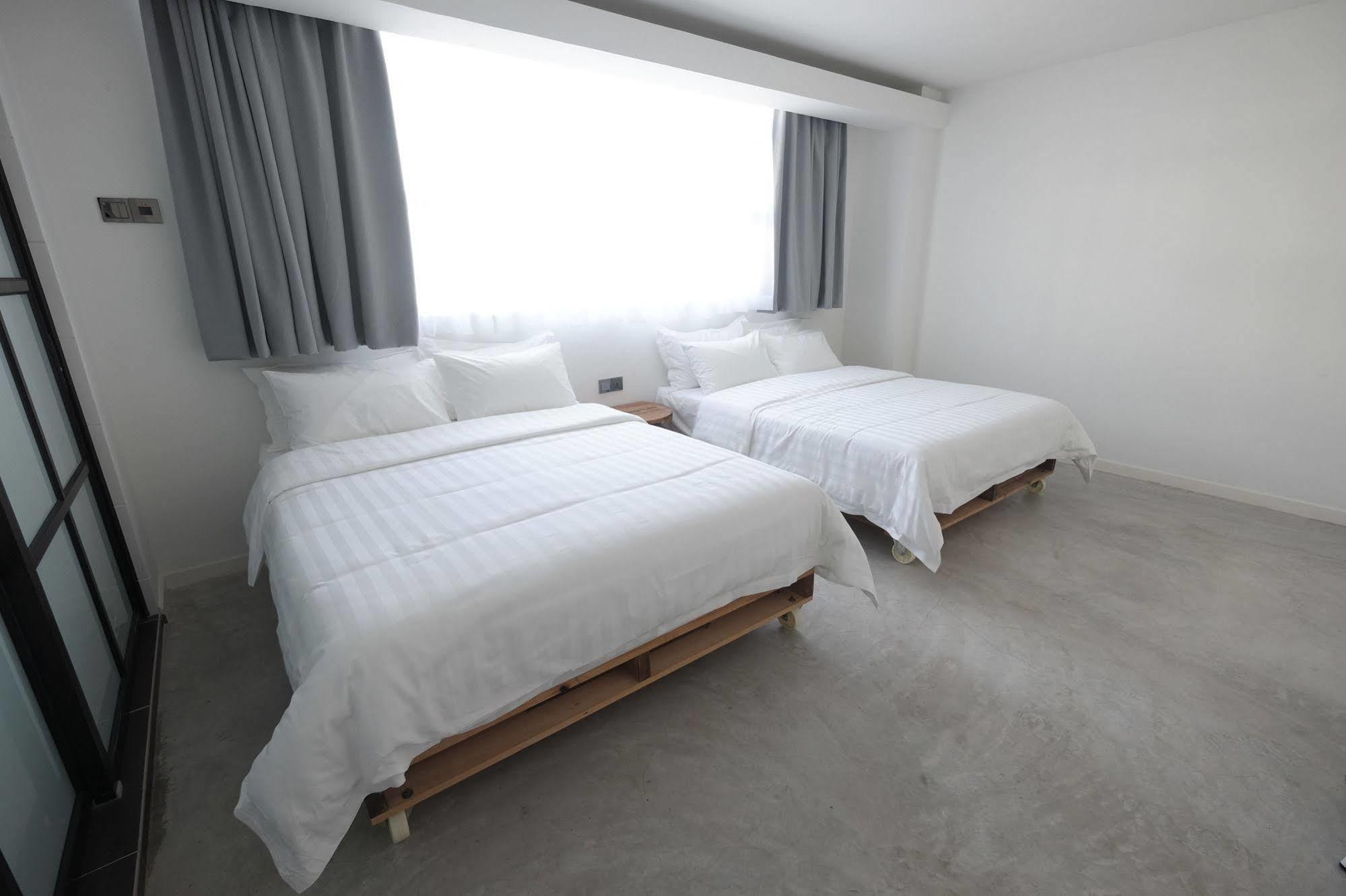 White Loft Hotel Malacca Extérieur photo