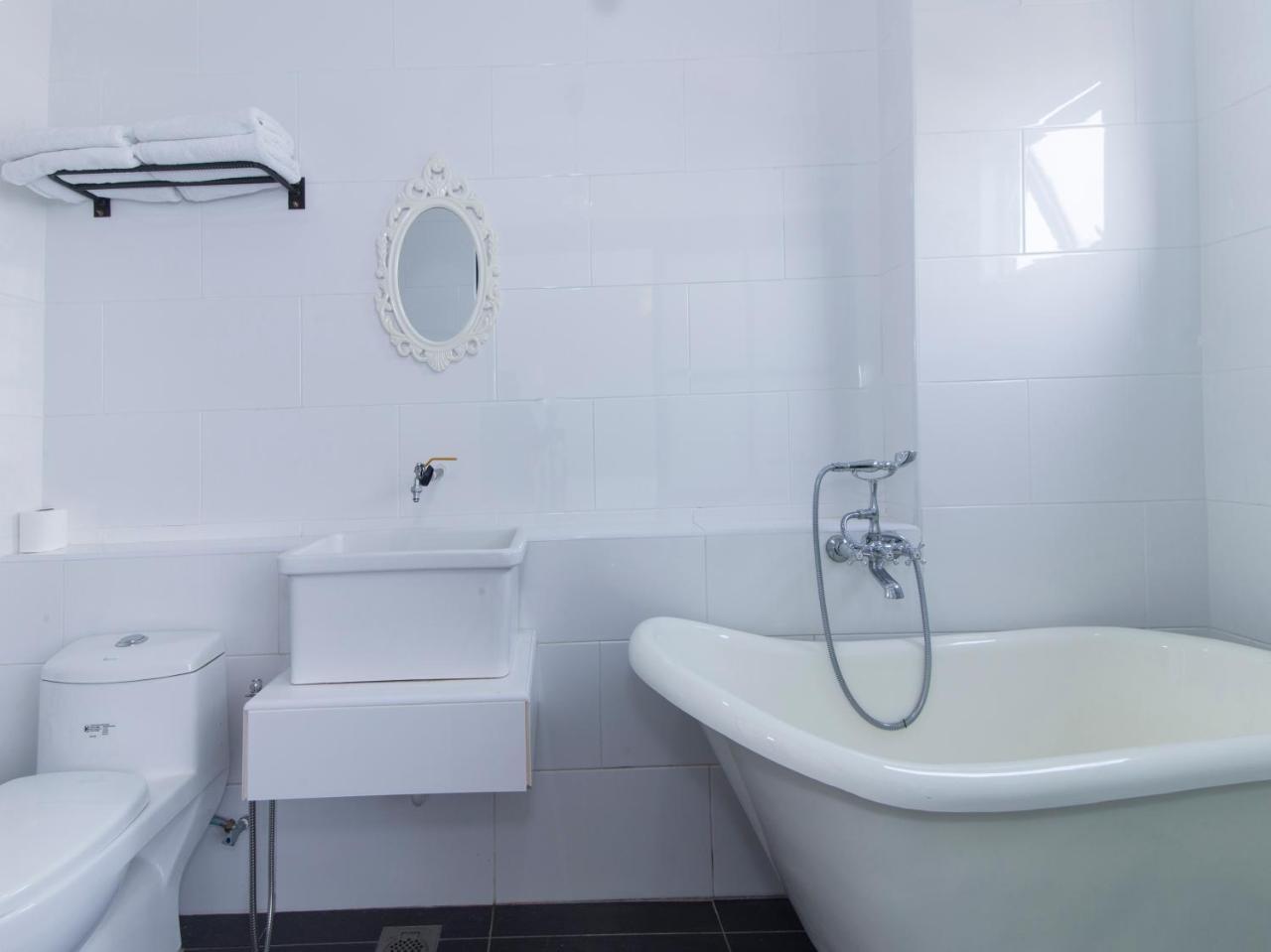 White Loft Hotel Malacca Extérieur photo