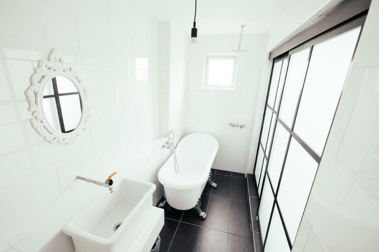White Loft Hotel Malacca Extérieur photo