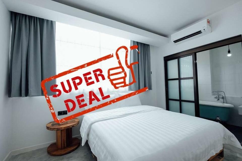 White Loft Hotel Malacca Extérieur photo